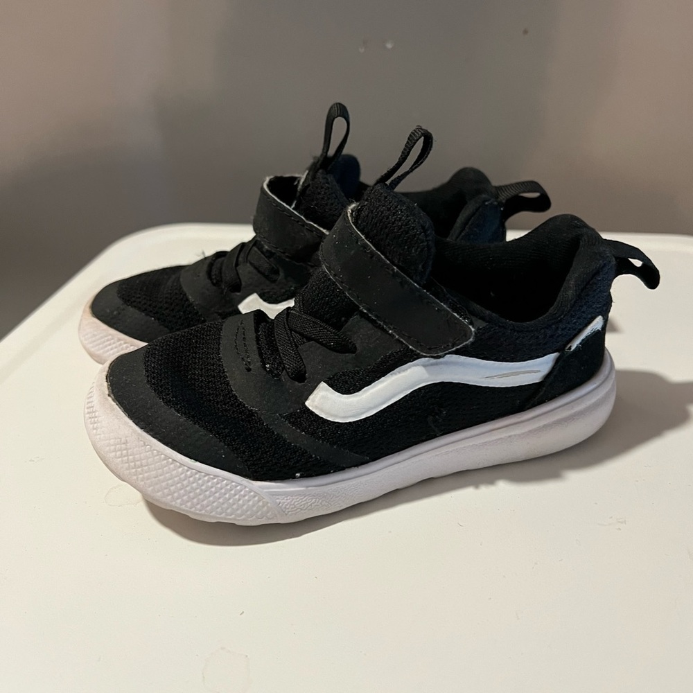 Vans UtraRange Toddler size 9.5